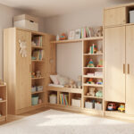 Chambre d’enfant lumineuse avec mobilier en bois clair, rangements bas intégrés, ambiance douce et pratique, rangements bien organisés.